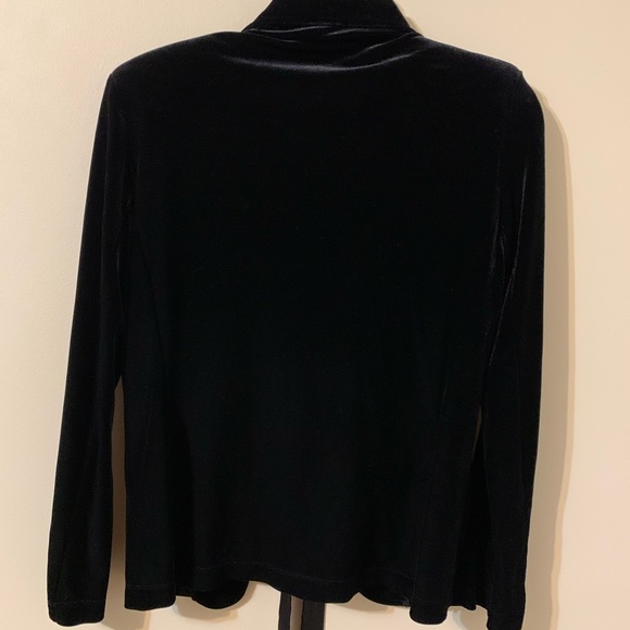 NOTATIONS Velvet Tie Front Top with an attached Velvet Cami, size Small - Picture 9 of 14